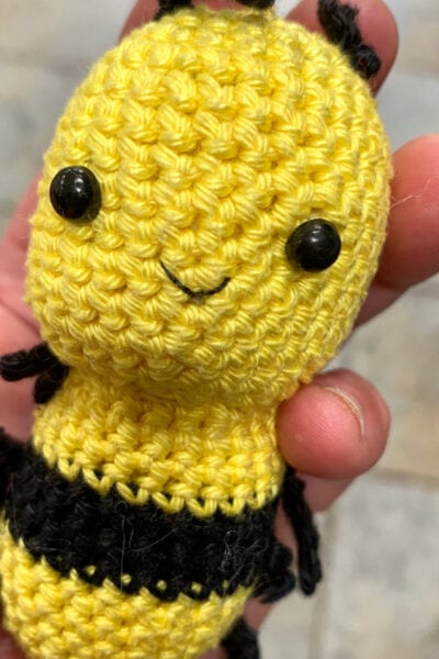 crochet bee pattern - free and easy